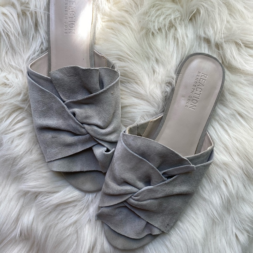 Kenneth Cole REACTION suede flat sandals